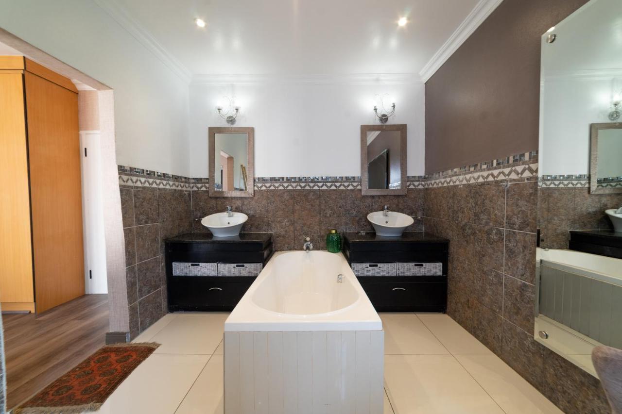 Luxury Boutique Home In Kyalami Midrand Exterior photo